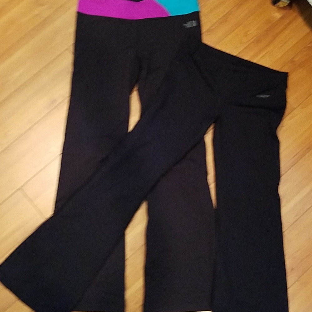 2 pairs of bootcut leggings bebe sp/the north face